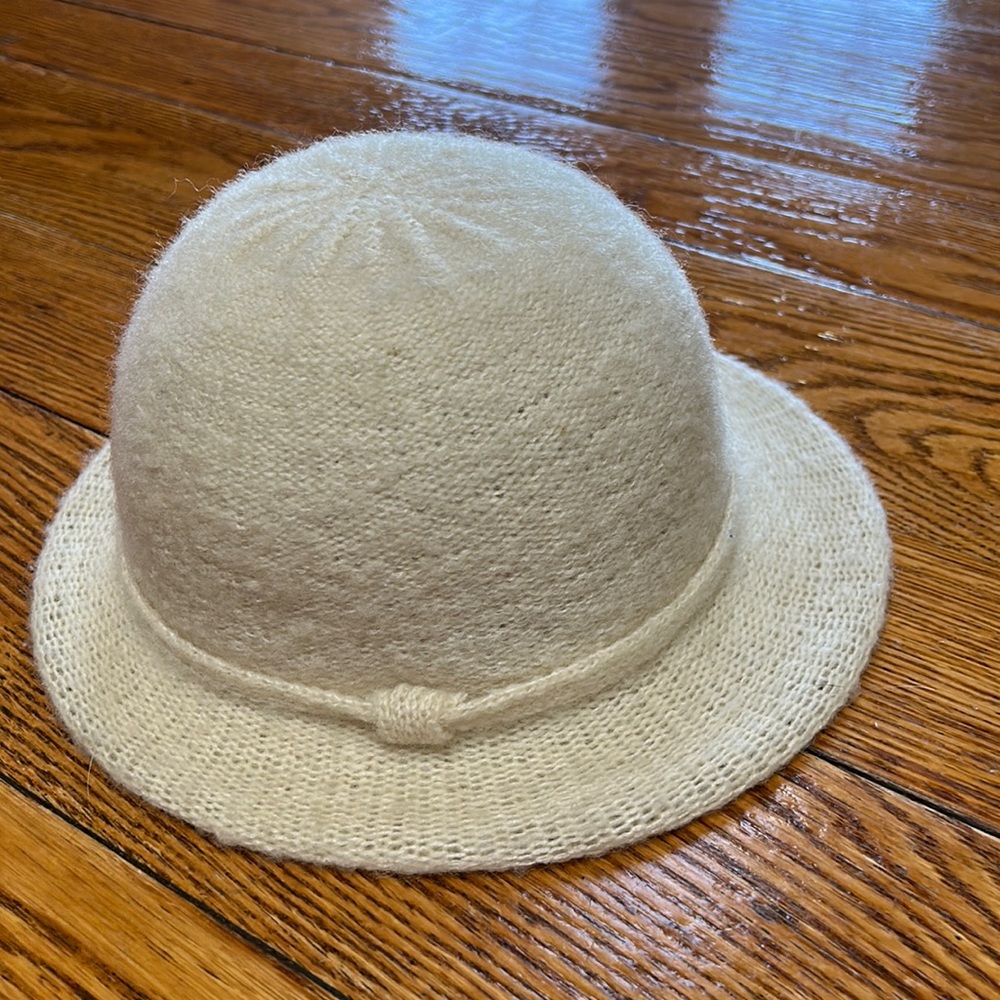 Arlin brand from Arlington Co. cream color hat. One size